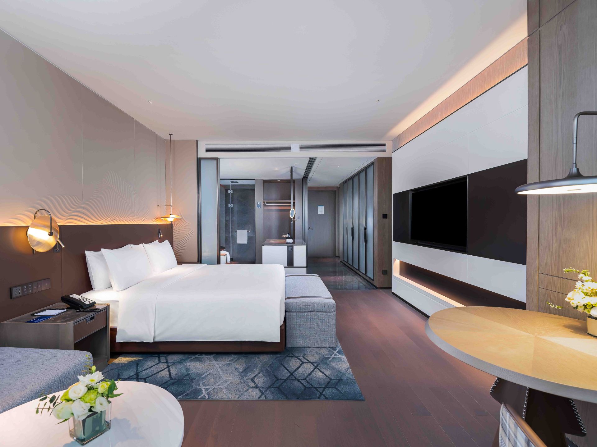 Deluxe Queen Room