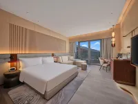 The Reserve Hotel Luoyang, Curio Collection by Hilton のホテル