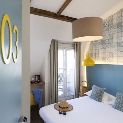 Superior Double Room With Balcony And View Le Regent Montmartre by Hiphophostels Promo Code