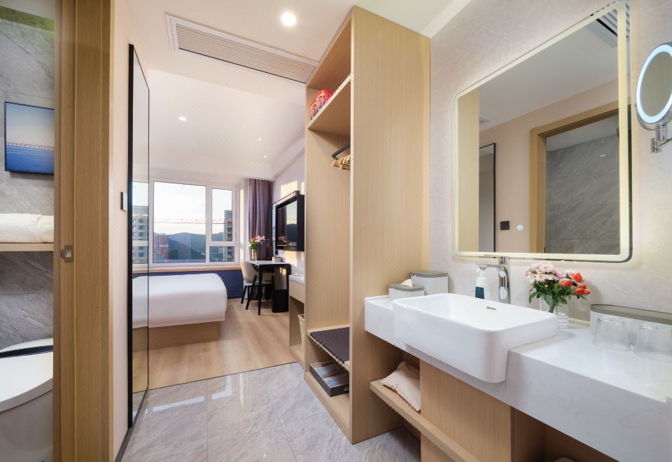 高級大床房（手機投屏+智控）