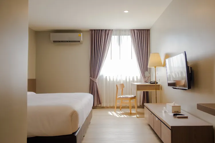 ห้องดีลักซ์ เตียงใหญ่ 1 เตียง