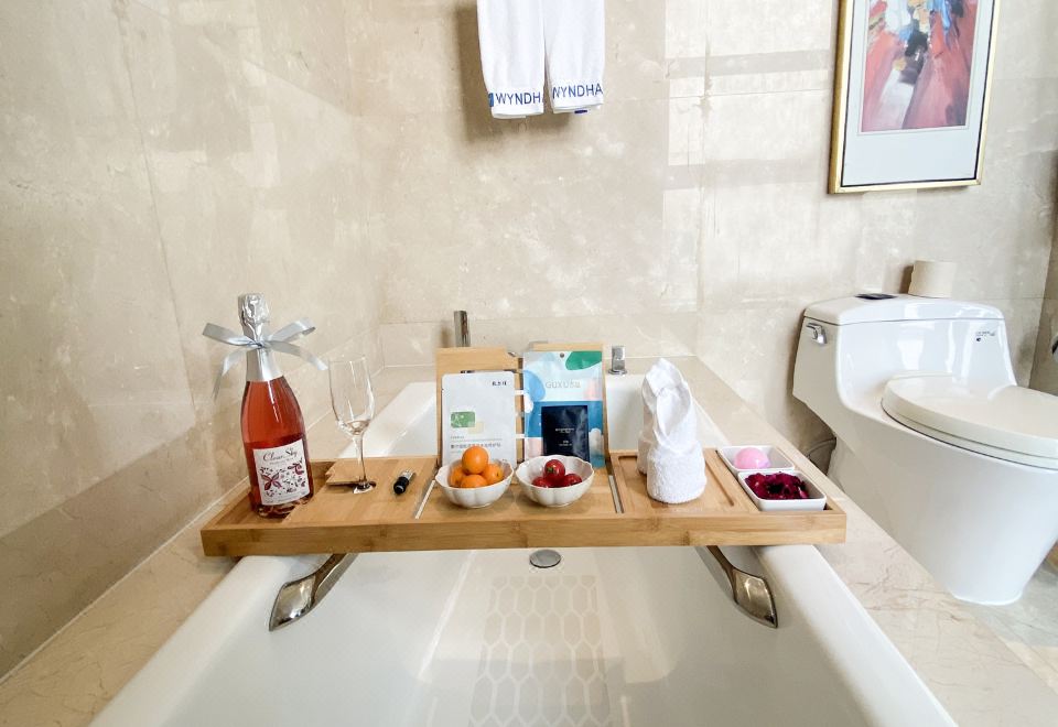 行政閨蜜江景大床房