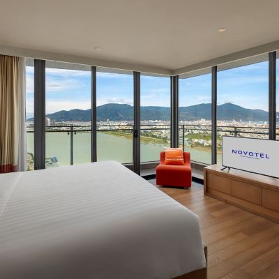 Corner Suite With Balcony & Han Riverview, Lounge Access 漢江諾富特峴港普林米爾飯店優惠