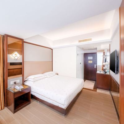 奢華大床房 華信商務飯店（珠海拱北口岸店）優惠