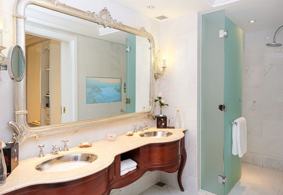 Park Hyatt SaigonPresidential Suite