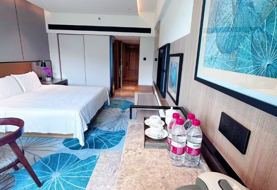 高级园景大床房?新装简欧风&湖景花园景观