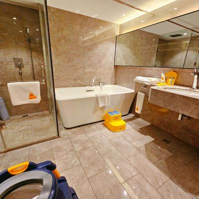 小黃鴨主題家庭房 黑龍江金谷大廈（中央大街店）優惠