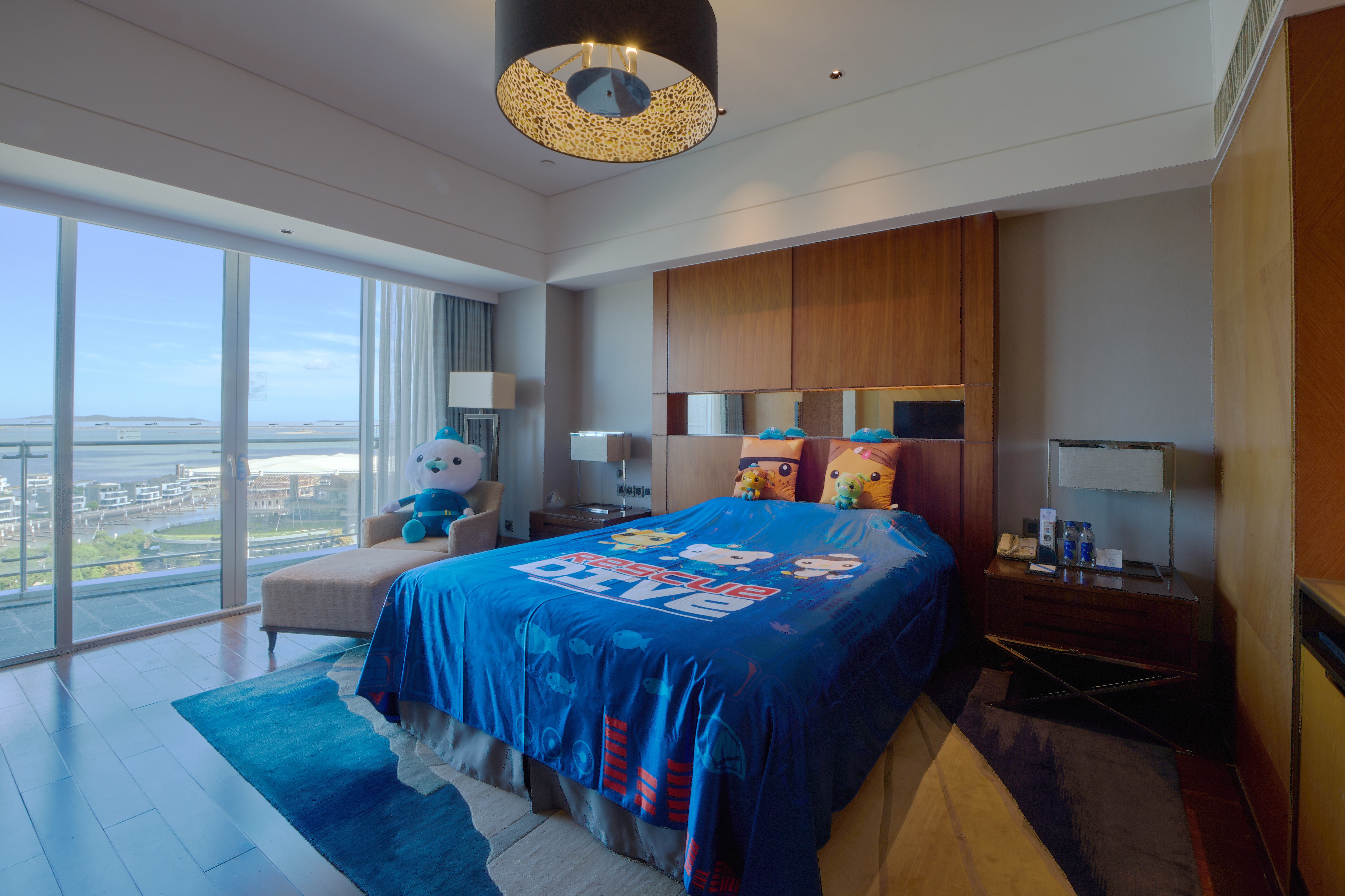 海底小纵队亲子套房（180°海景，带阳台）