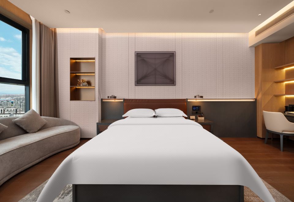 Deluxe Executive Double Bed Room With Derucci Mattress