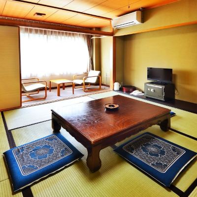 Japanese-Style Room