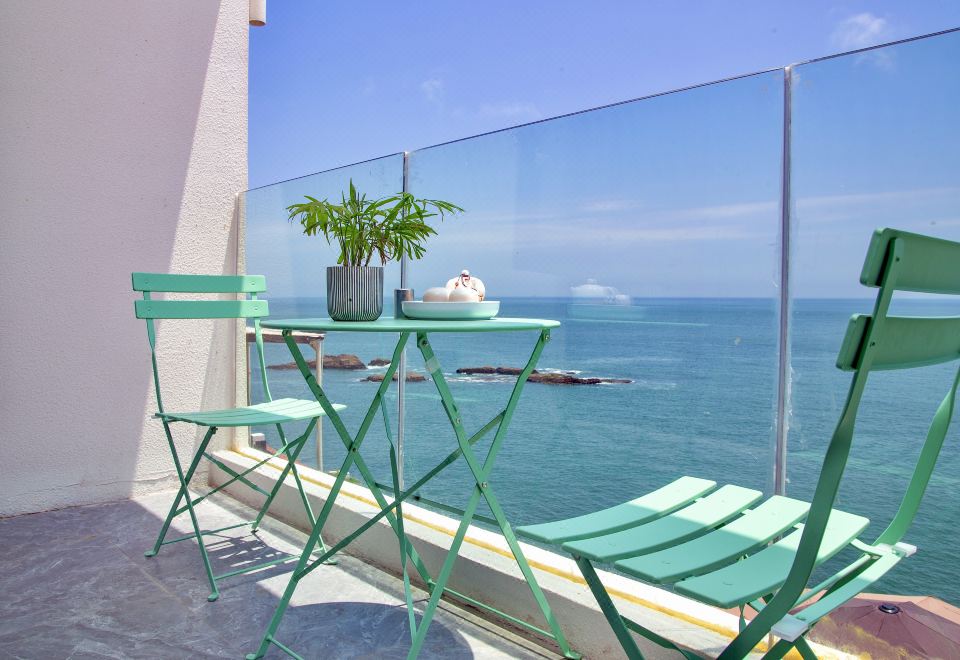 月夜｜熒光海203豪華海景標間