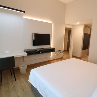 Crown 3-Bedroom (Newly Renovated)