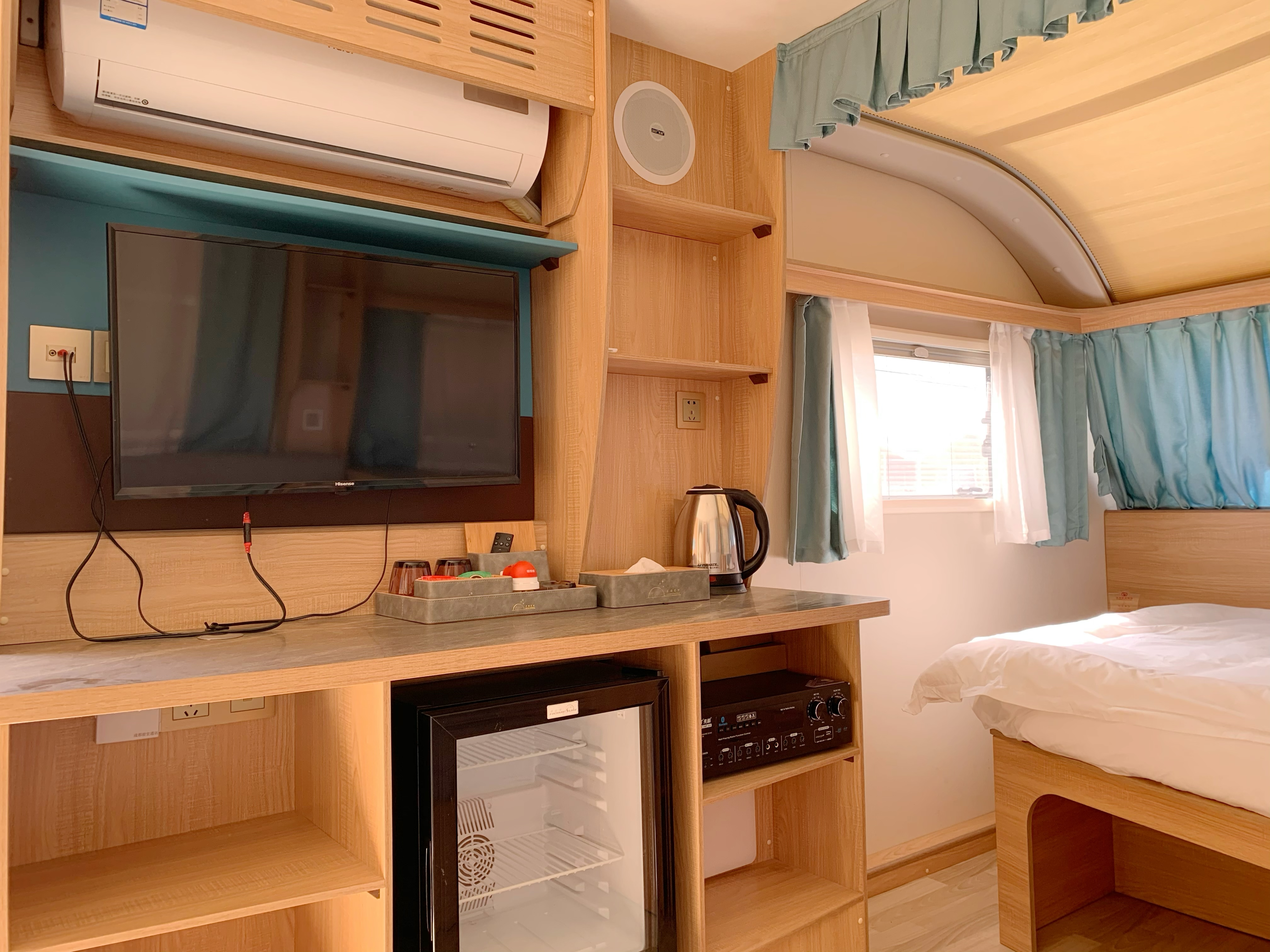 星湖秘境|房车供氧大床房-星空天幕