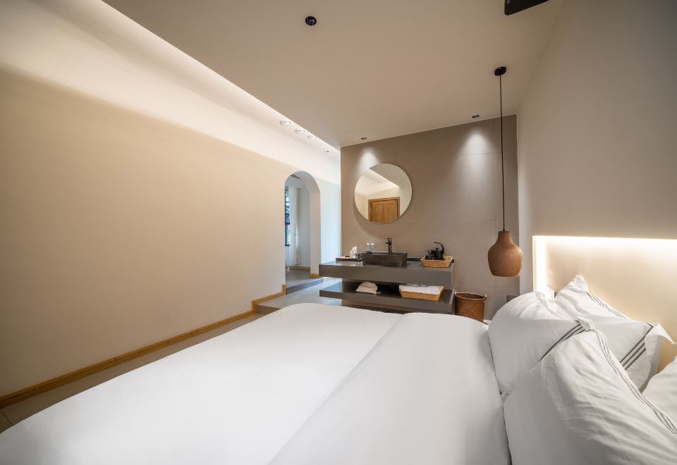 Qingcheng Mountain Qingwu HomestaySea View Private Hot Spring Projection Suite (Central Air Conditioning + Whole House Floor Heating)