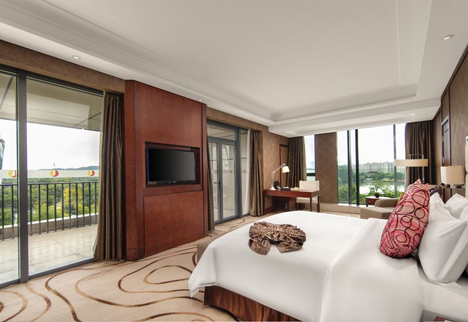 White Horse Lake Jianguo HotelDeluxe Suite - Lake-View (Terrace)