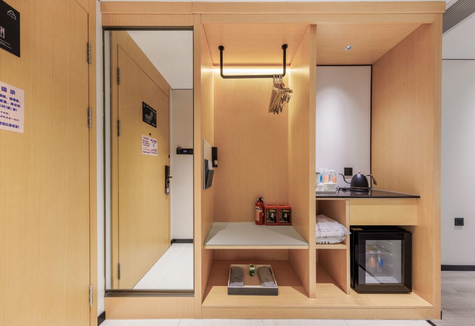 高级双床房（迷你小冰箱+可投屏电视+茶具）