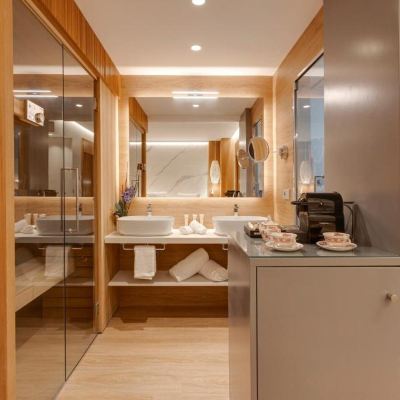 Junior Suite with Terrace, Hammam, Hydro Bathtub and Sauna