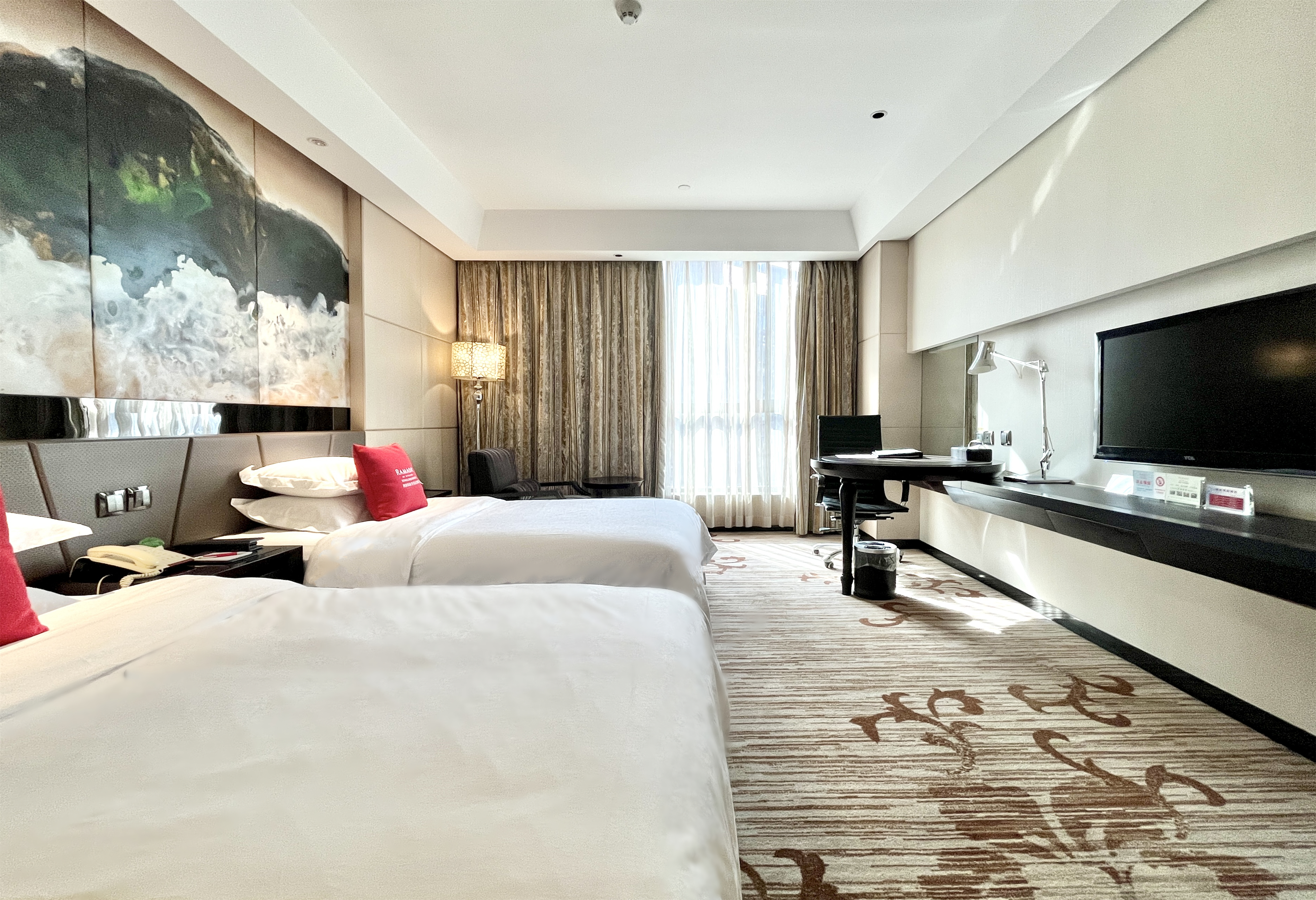 豪华影音双床房（120寸投影幕布+空气净化器）