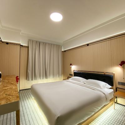 滾來滾去輕奢大床房（加濕器+舒眠床墊+地暖） 平措康桑青年旅舍（布達拉宮大昭寺店）優惠