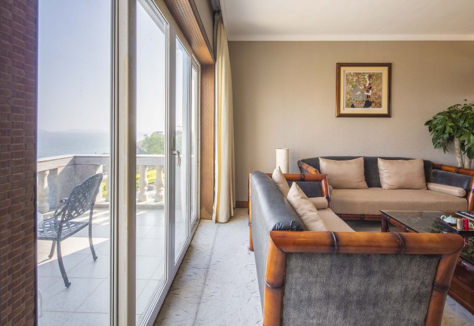 Asia Gulf HotelPresidential Villa Suite (3F)