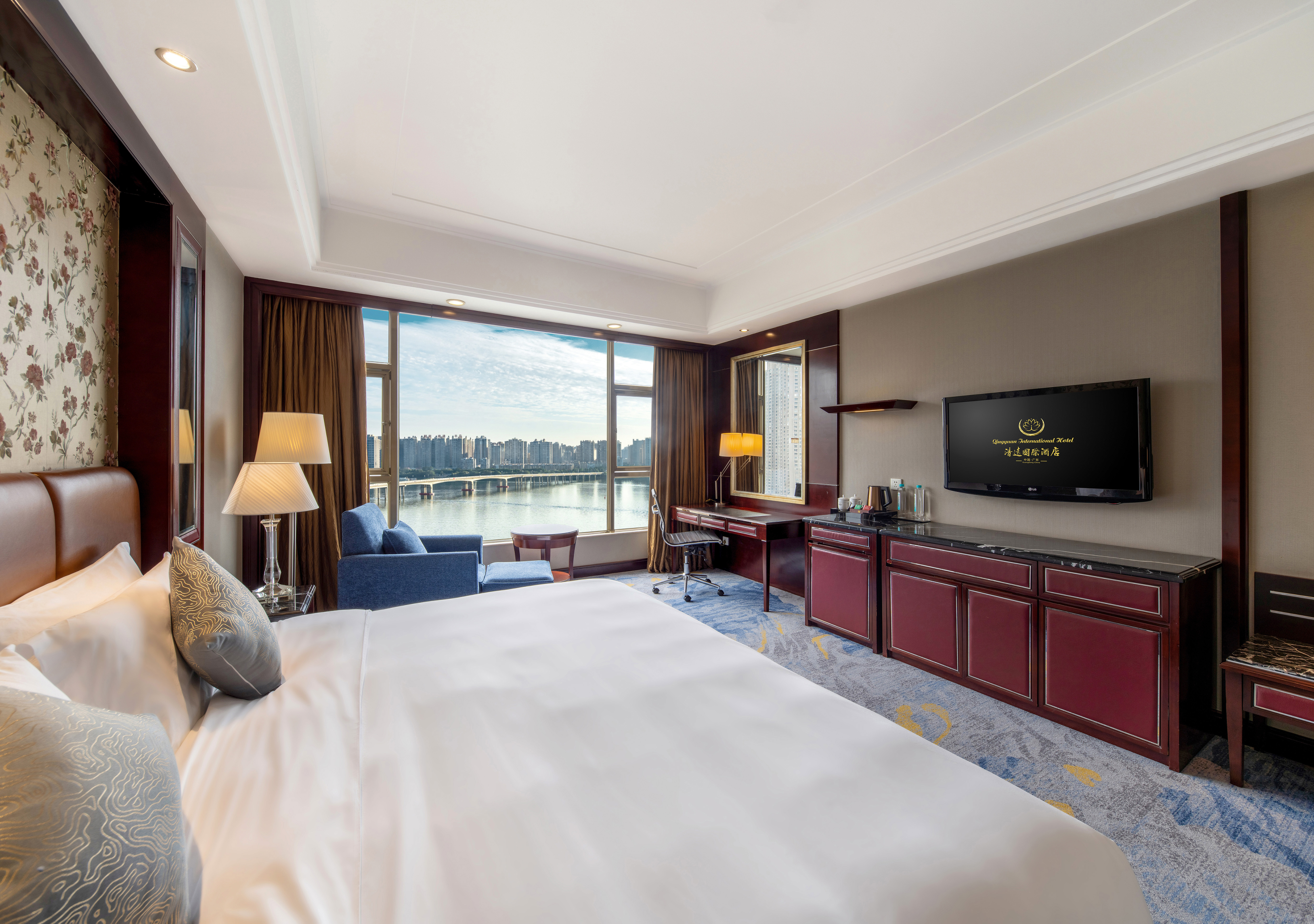 江景商务大床房（带沙发）