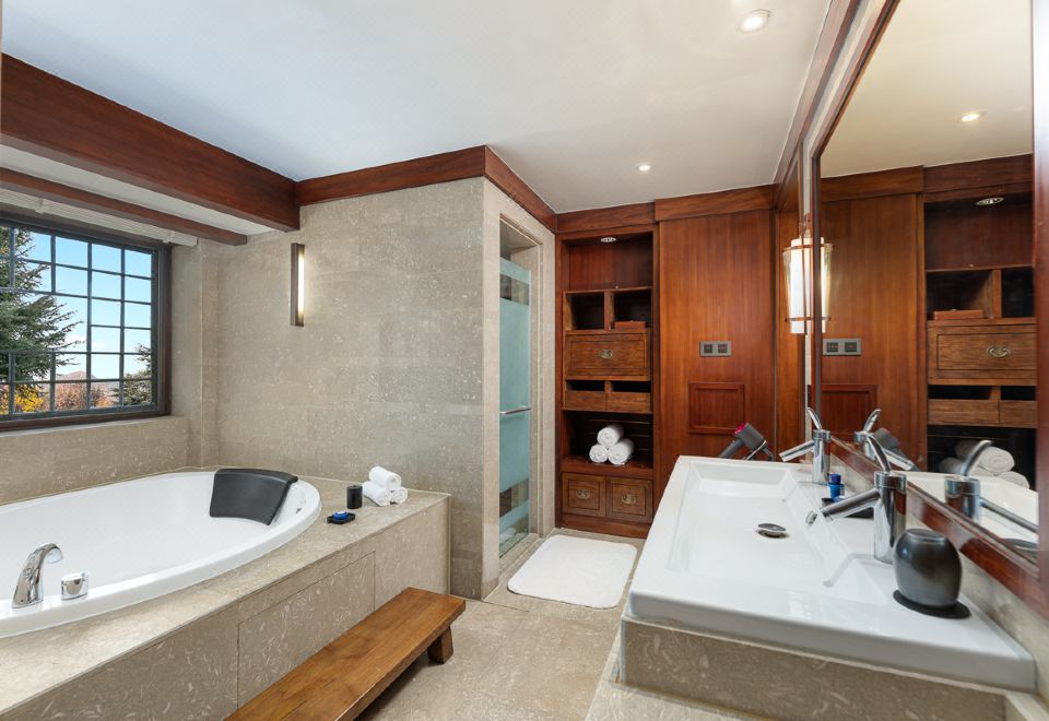 InterContinental Lijiang Ancient Town Resort1 King 1 Bedroom Suite