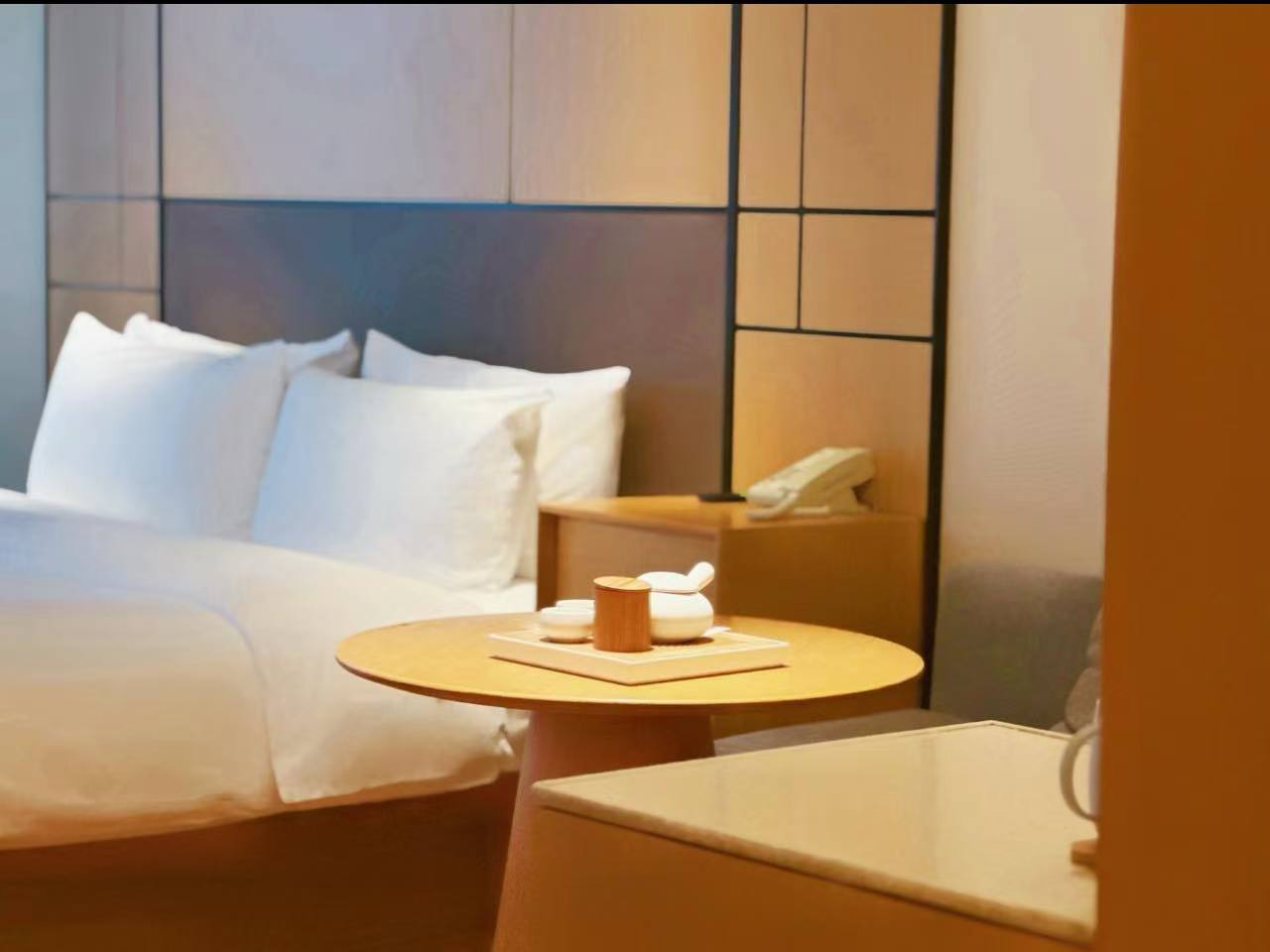 商务大床房（投屏电视）