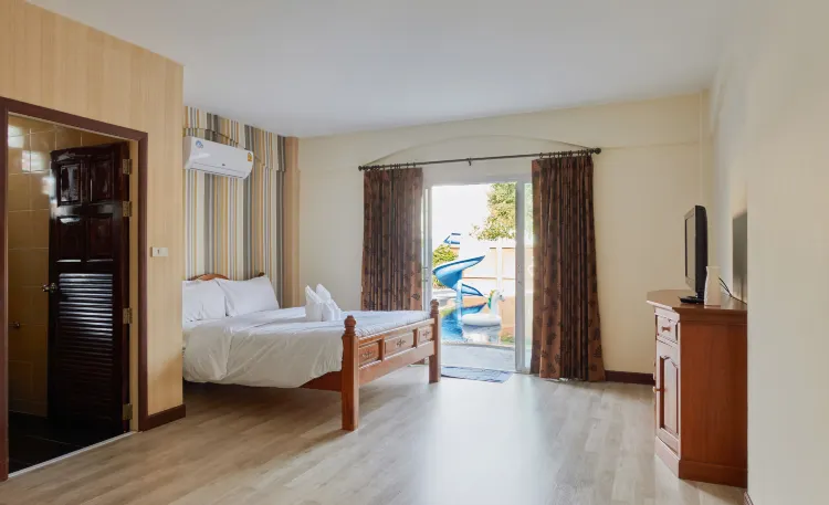 Sunshine Cozy Pool Villa 54