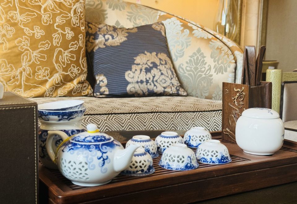 Wanda Realm SipingLady Suite (Separate Living Room + Italian Bath Amenities)