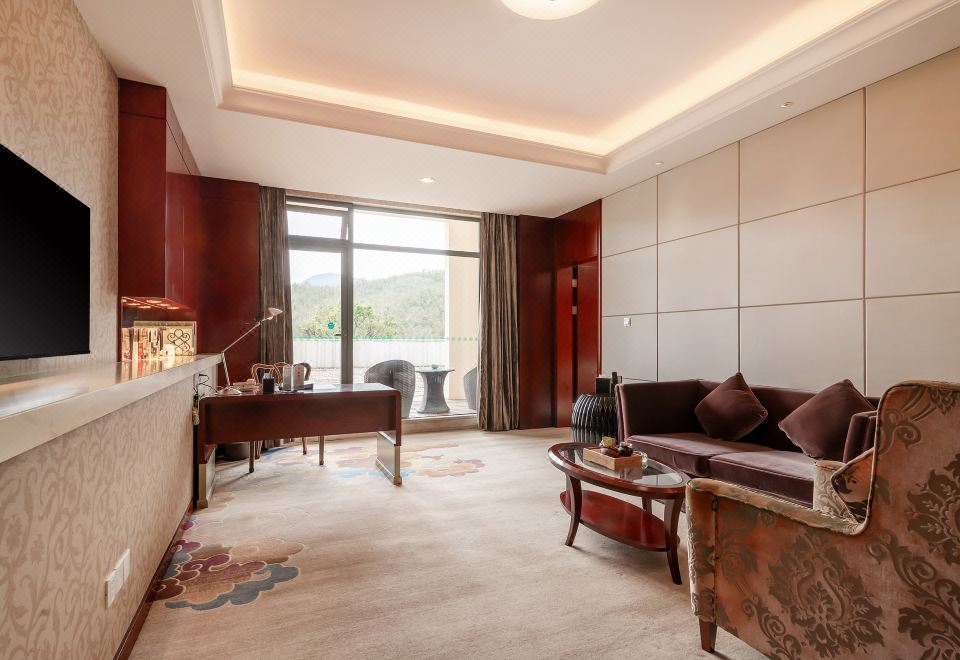 Yixing Bamboos International Conference CenterDeluxe Panoramic Suite