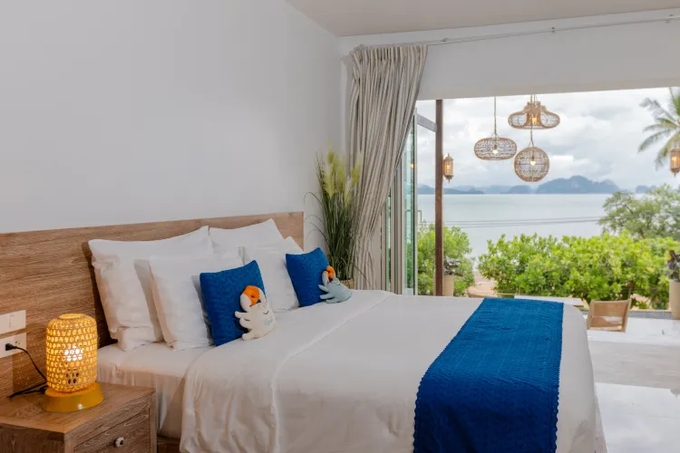 ห้องดีลักซ์ วิวทะเล เตียงใหญ่