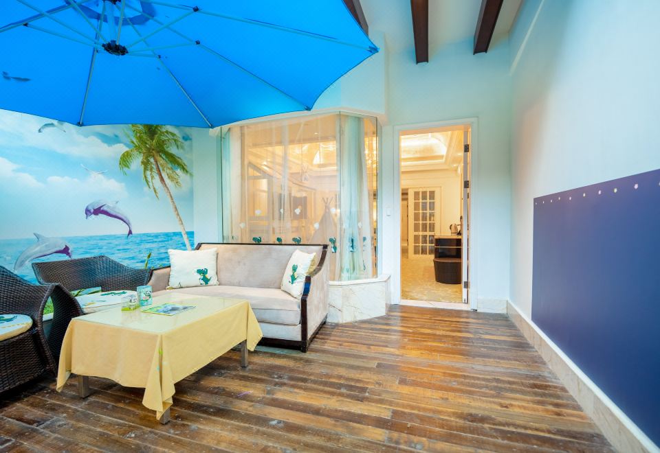 InterContinental Chengdu Global CenterFamily Room - Courtyard-View