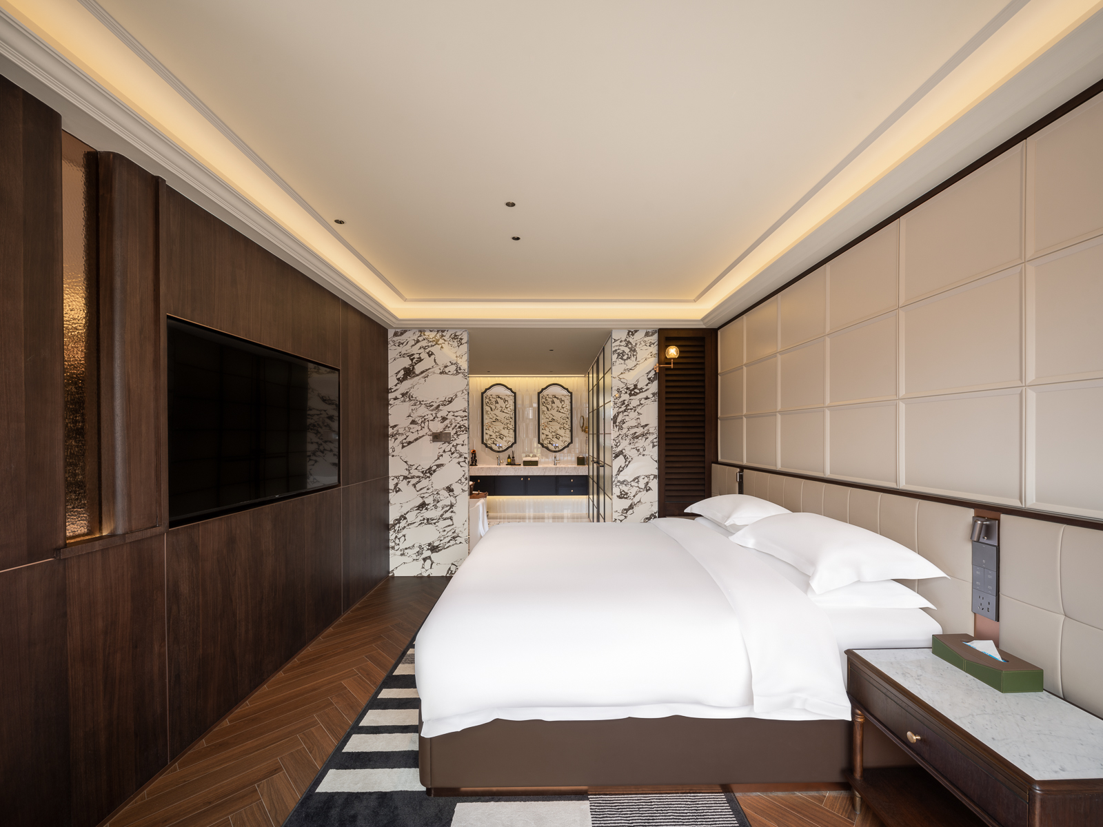 Exclusive Modern Shanghai Style Two-Bathroom Open Bath Tub Suite