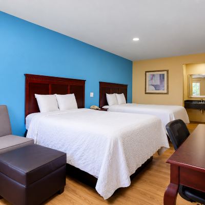 Deluxe 2 Queen Beds Non-Smoking Super 7 Promo Code