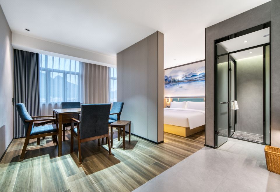 Superior Smart Suite (Double Bed) (Cards)