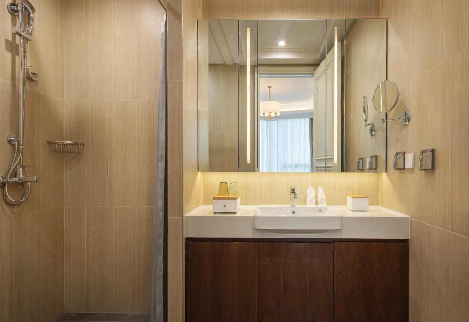 心颐养生套房 养生盐灯+全自动智能按摩椅