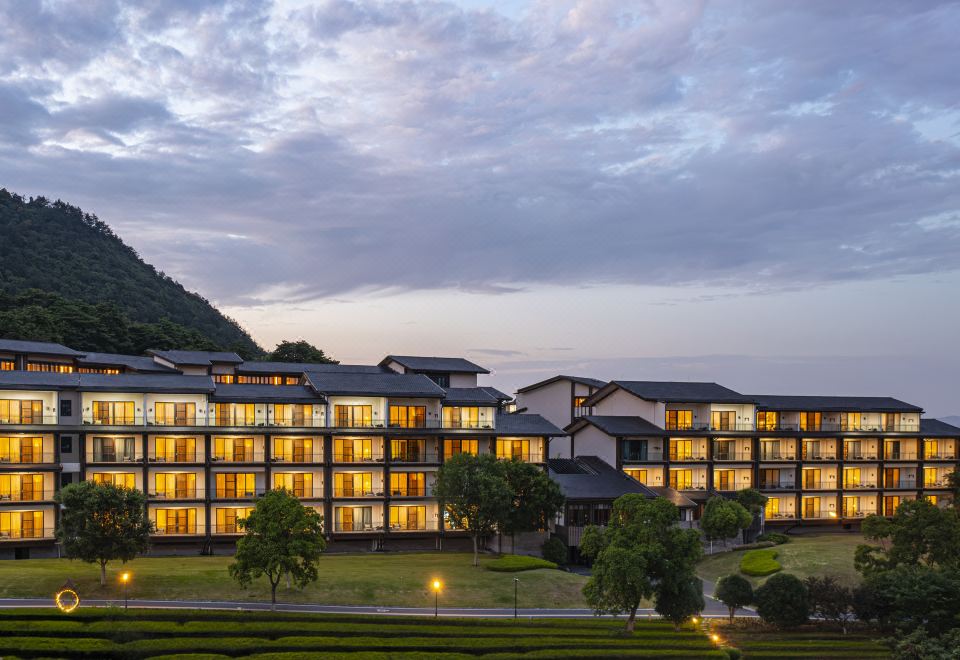 尊享豪華大床房（茶園景觀）