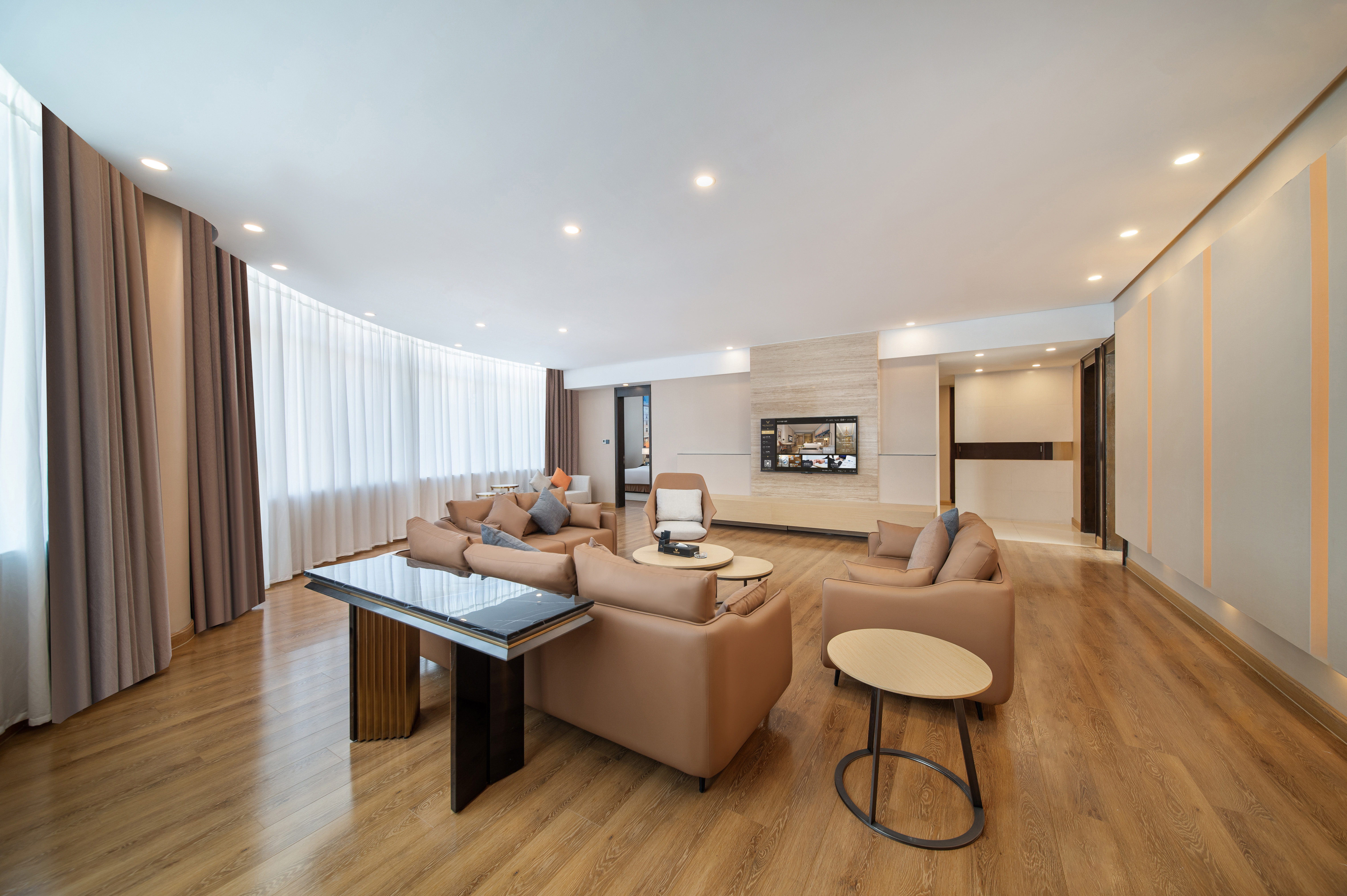 Vienna International Hotel (Shenzhen South China City Wanda Plaza)Executive Suite (Zero Pressure Mattress, 2 Bedrooms & 1 Living Room)