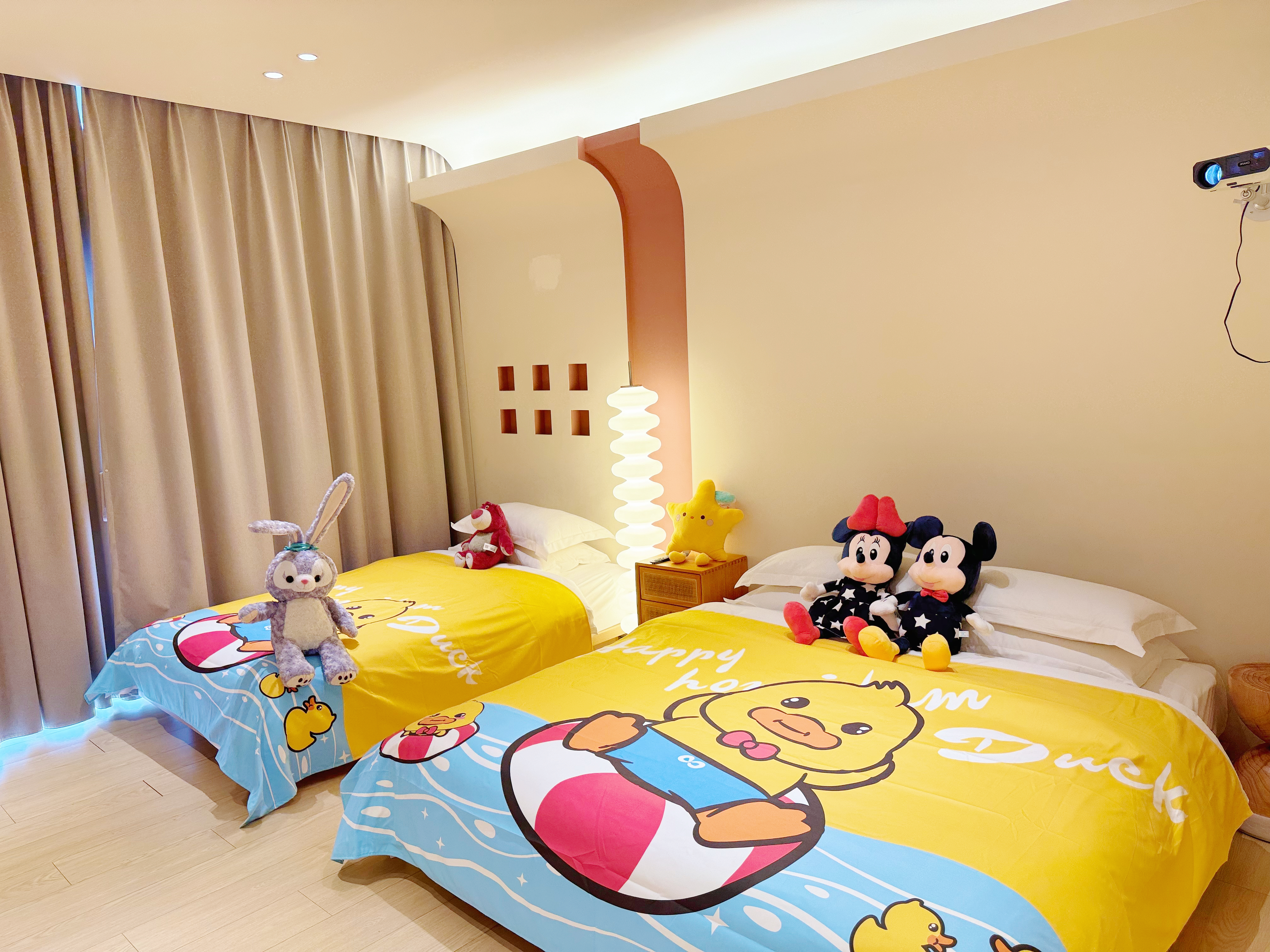 小可爱亲子双床房-180度全景（100寸投影+智能马桶）