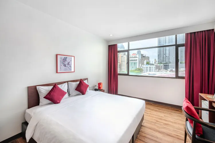 ห้องดีลักซ์ เตียงใหญ่ 1 เตียง