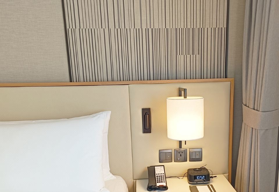 Marriott Executive Apartments Bangkok, Sukhumvit 50Studio Deluxe Balcony, Studio, 1 King, City View, Balcony