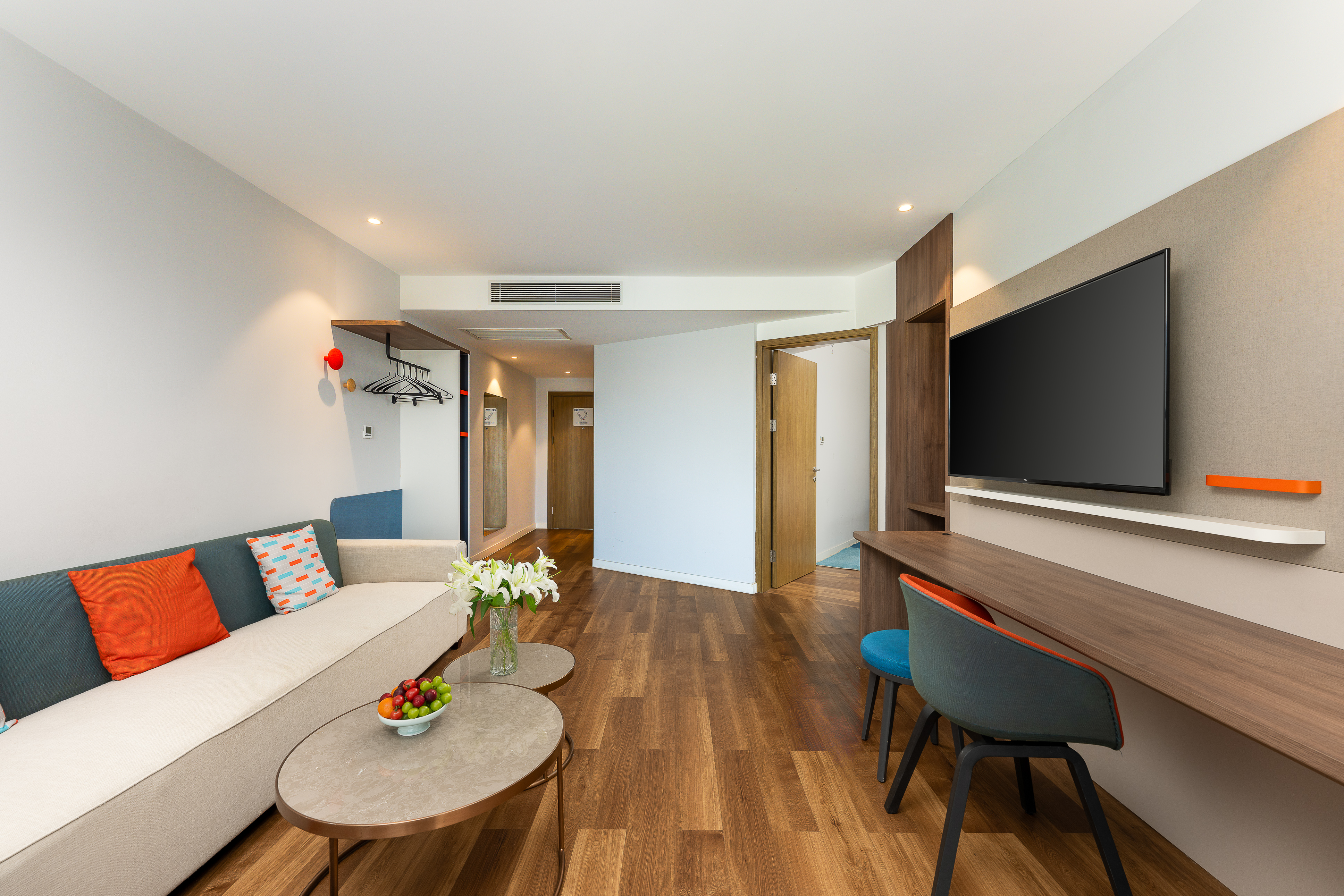 商务行政大套房[一室一厅超大空间]