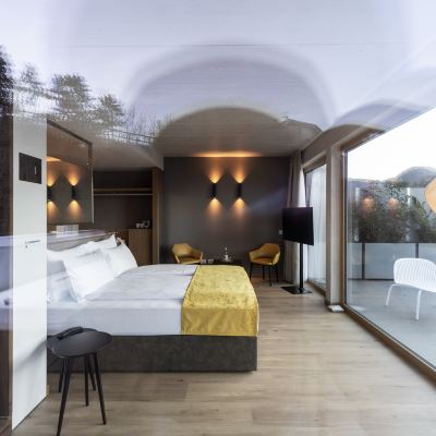 Deluxe Suite With Hot Tub Be Place Promo Code