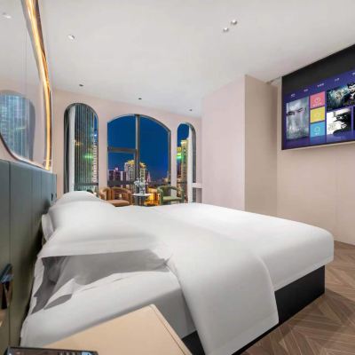 椿嶼丨觀景大床房『落地觀景+極米投影+寬敞梳妝辦公』 K·W高空觀景飯店（重慶解放碑步行街洪崖洞店）優惠