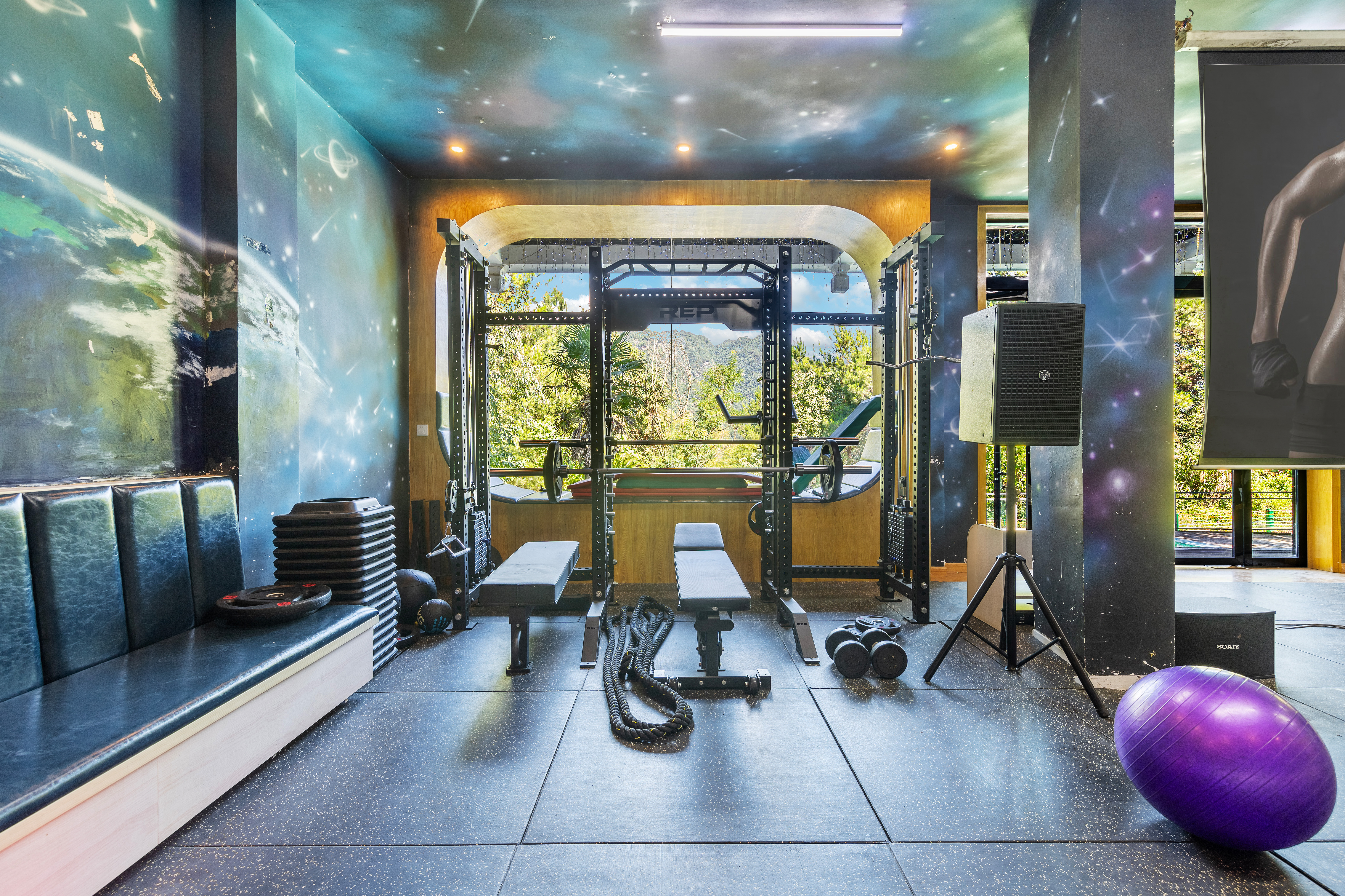 翠岭.春风.落地窗看日出山景全景大床房