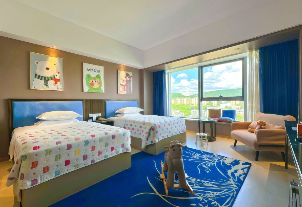 亲子主题双床房（小童梳化床+小童洗漱用品+木马）