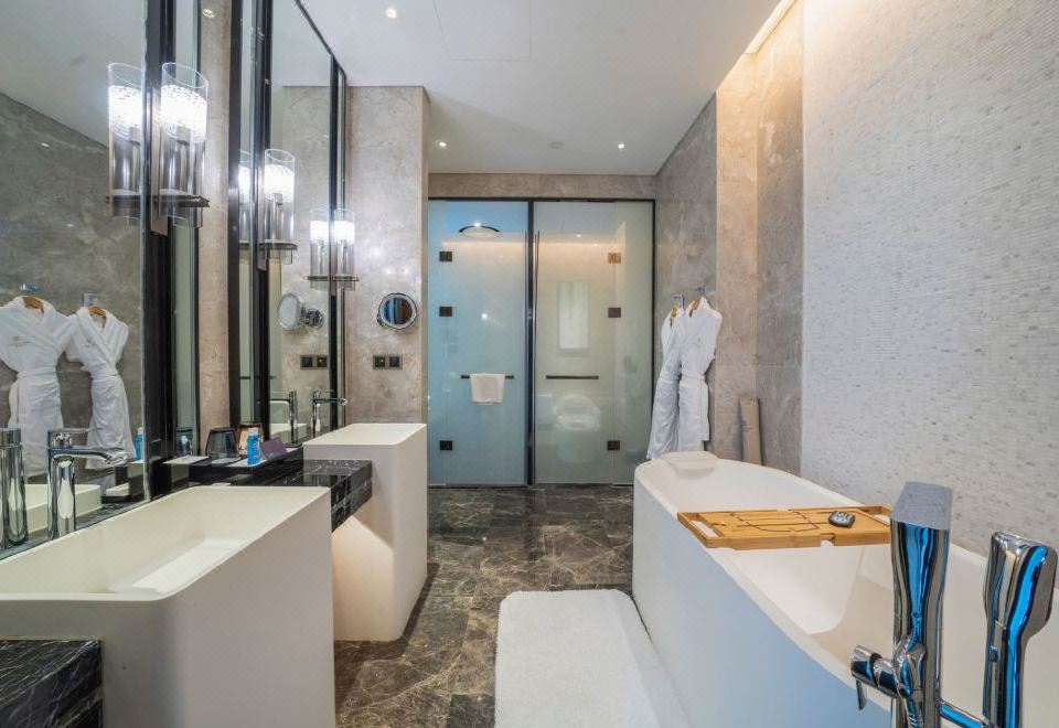 至尊日出观景?董事套房