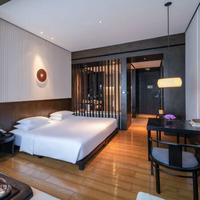 凱悦大床房「超大浴缸+雙面盆」 武漢光谷凱悦酒店優惠