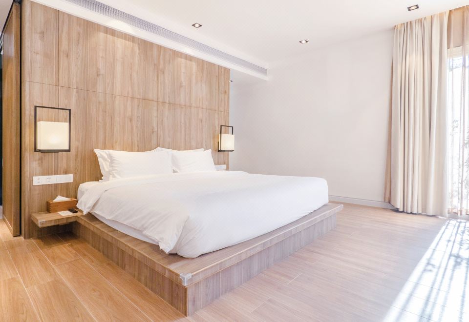 Shanshui Villa HotelShuiyin Villa Deluxe Double Bed Room (Designer Crafted)