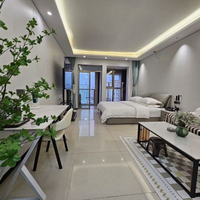 智享潮玩大床房（高刷電視+洗衣機+微波爐+空調） 麗致公寓飯店（昆明七彩之門店）優惠